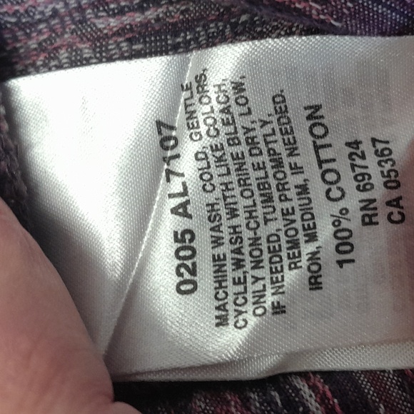 Columbia purple button down blouse size L - Picture 10 of 10